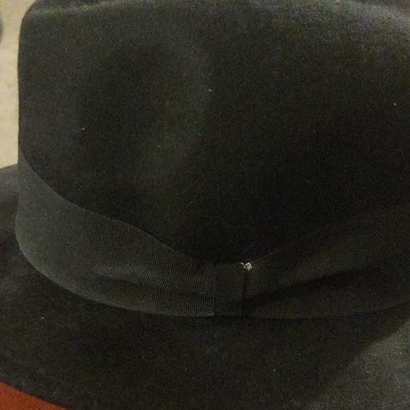 Fedora - Picture 5 of 5